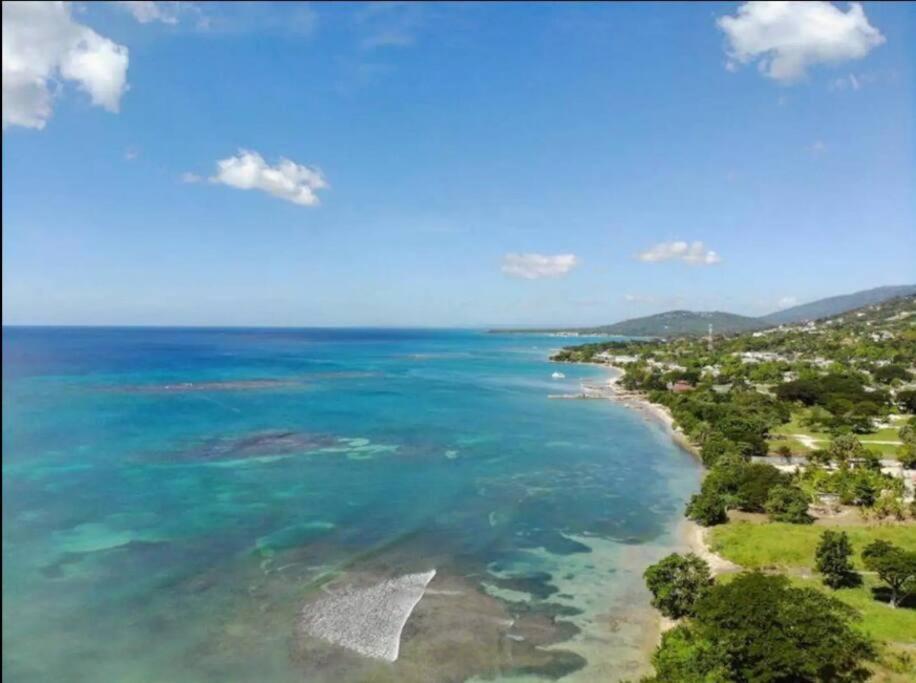Ivy'S Cove Beach Side Condo - Luxury Villa Whitehouse Exterior foto